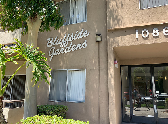 Bluffside Terrace Apartments - Studio City, CA