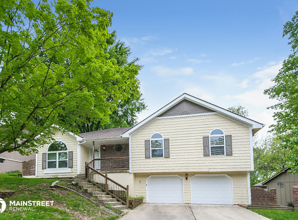 1207 Sw 24Th St - Blue Springs, MO