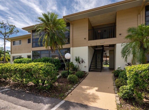 5712 Foxlake Dr #1 - North Fort Myers, FL