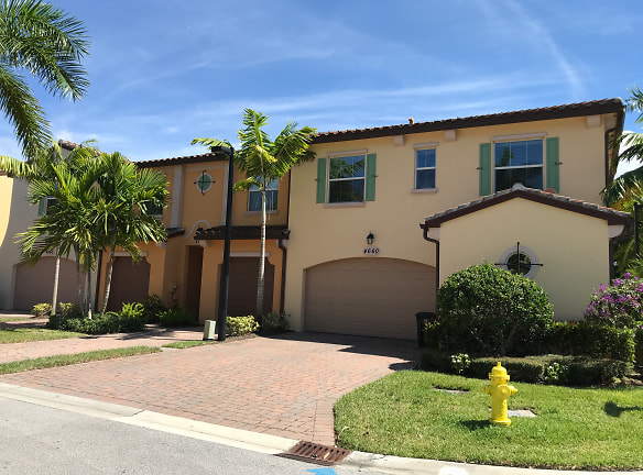Trevi At The Gardens Townhouses Apartments - Palm Beach Gardens, FL