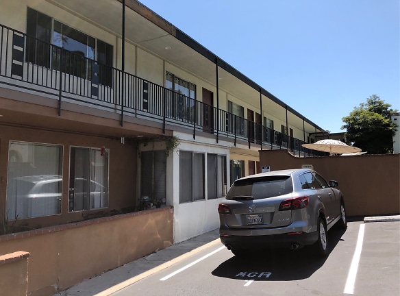 711 W Cota St Apartments - Santa Barbara, CA