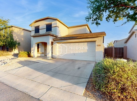 2511 E Meadow Creek Way - Queen Creek, AZ