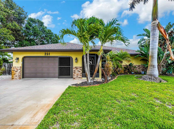 251 Plantation Rd - Venice, FL