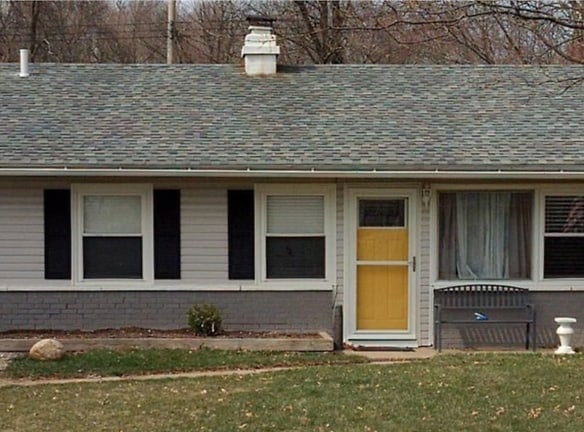 1994 Rosewood Dr - Ontario, OH
