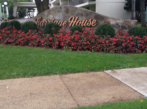 Carriage House Apartments - Fort Lee, NJ