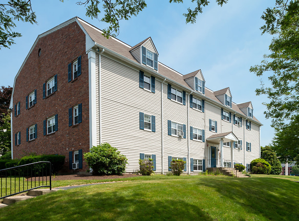 Spring Hill Apartments - Plymouth, MA