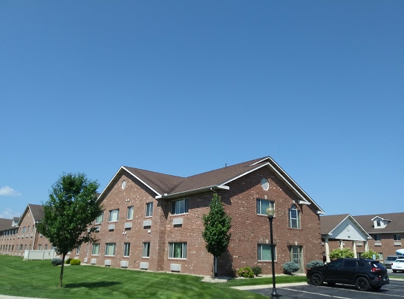 Brentwood At Hobart Apartments - Hobart, IN