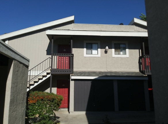 Parkwood Patio Apartments - Palmdale, CA