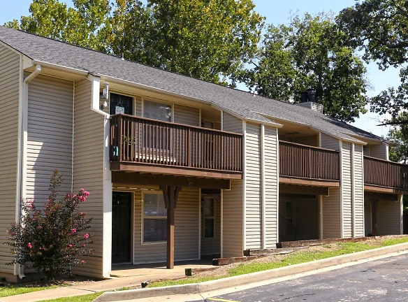 Forrest Brook Apartments And Townhomes - Fort Smith, AR