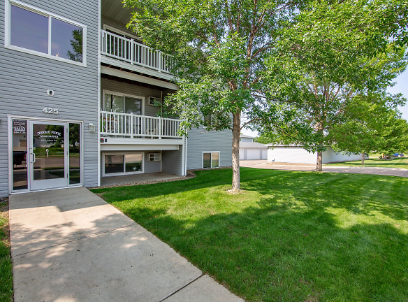 Terrace Pointe Apartments - Bismarck, ND
