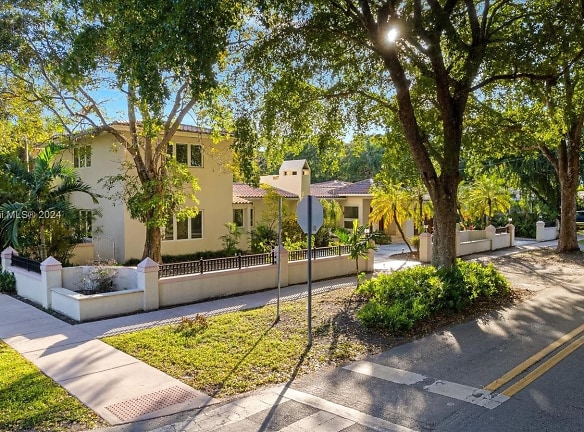 906 Palermo Ave #906 - Coral Gables, FL