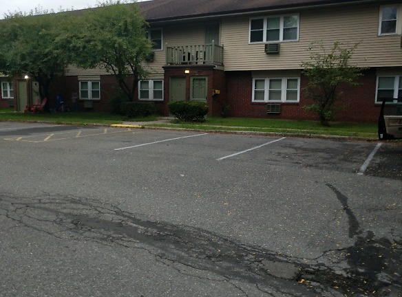 Cambridge Manor Apartments - Middletown, NY