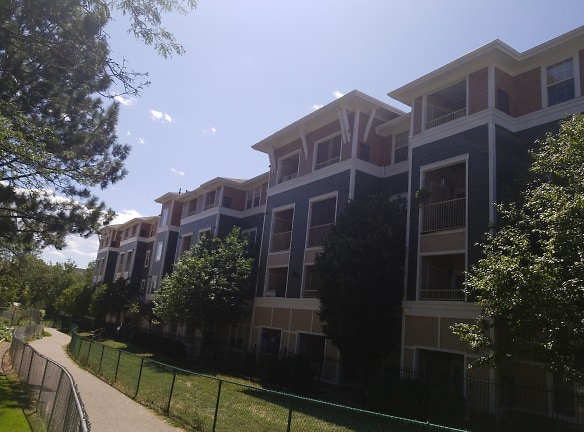 Casa Dorada Apartments - Denver, CO