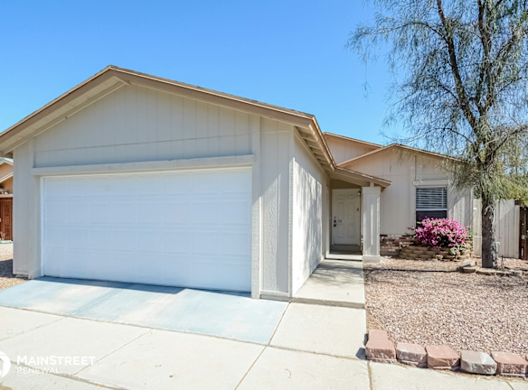 2056 W Brittain Dr - Tucson, AZ