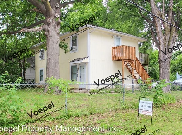 8738 Thompson Ave - Independence, MO