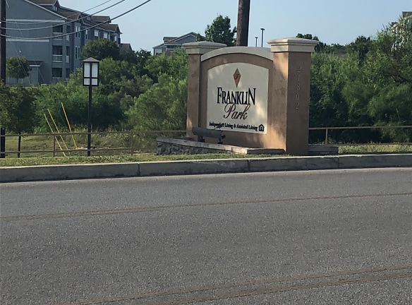 Franklin Park Tpc Parkway Apartments - San Antonio, TX