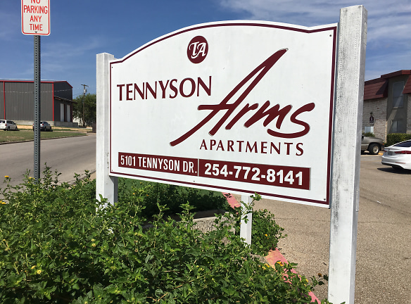 Tennyson Arms Apartments - Waco, TX