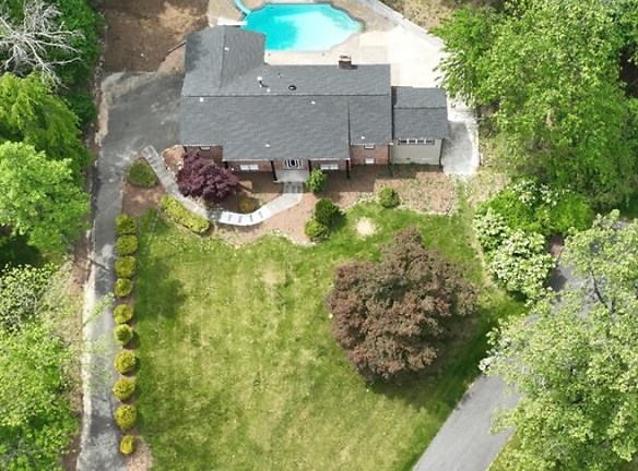7 Charlotte Dr - Spring Valley, NY