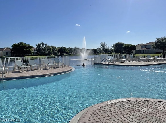 8889 Spring Mountain Way - Fort Myers, FL