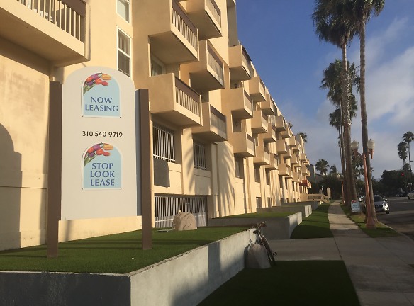 Beachbrook Village Apartments - Redondo Beach, CA
