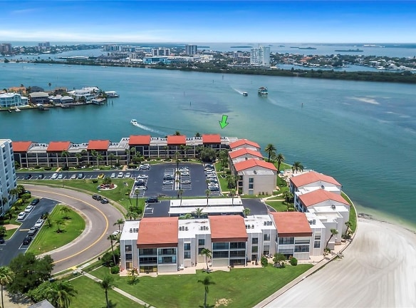 895 S Gulfview Blvd #202 - Clearwater, FL
