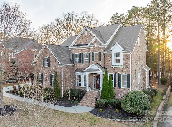 17001 Turtle Point Rd - Charlotte, NC