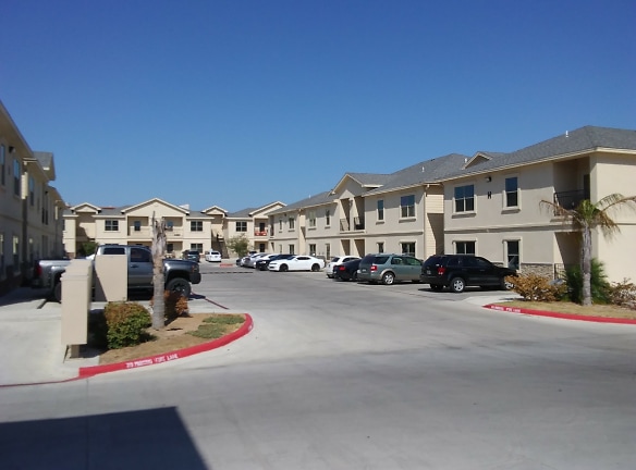 AVERY VILLAGE Apartments - Laredo, TX