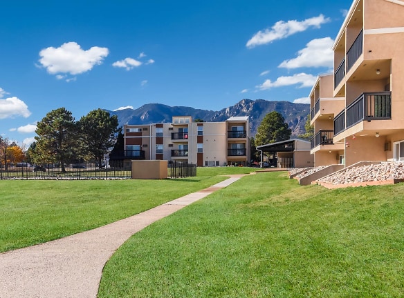 Broadmoor Springs Apartments - Colorado Springs, CO