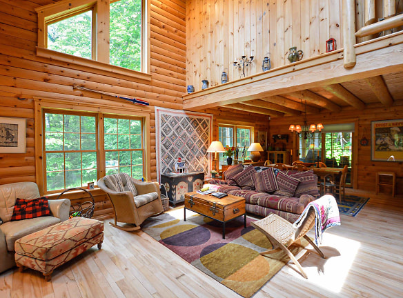 104 Old County Rd - Weston, VT