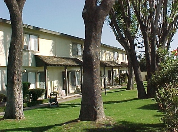 Westmount Apartments - La Habra, CA