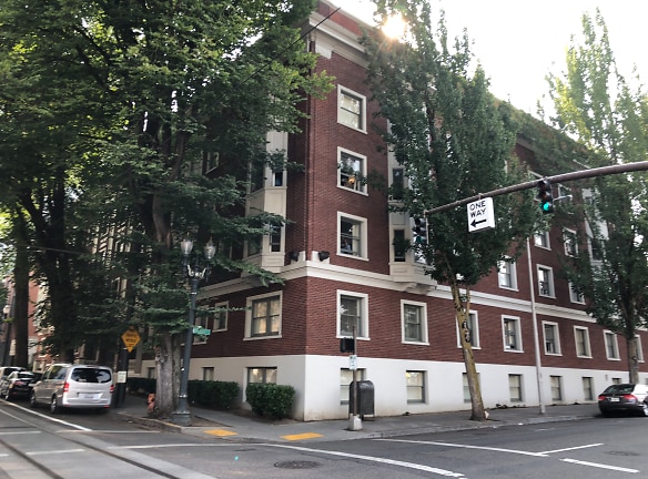 Martha Washington Apartments - Portland, OR