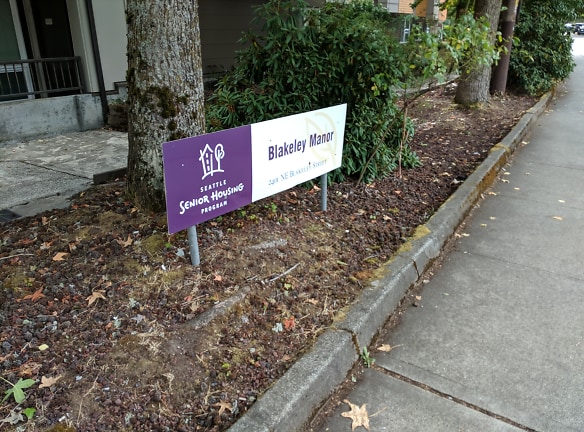 Blakeley Manor Apartments - Seattle, WA