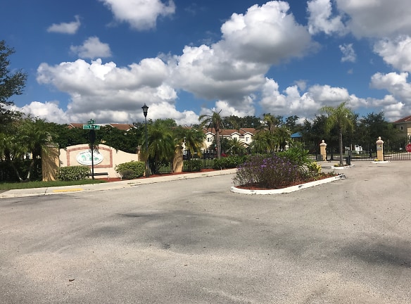 New Life Village Apartments - Tampa, FL