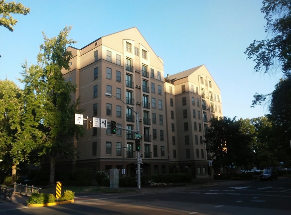 High Street Terrace Apartments - Eugene, OR