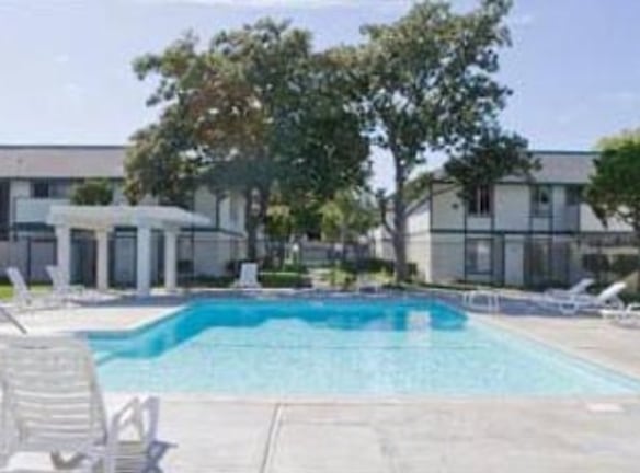 Pine Meadows Apartments - Concord, CA