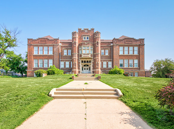Vinton School Apartments - Omaha, NE