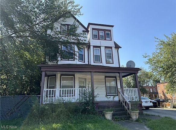 8415 Detroit Ave - Cleveland, OH