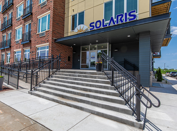 Solaris On Main Apartments - Neenah, WI