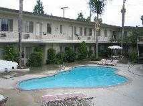 Wynwood/Bryn Mawr Apartments - Downey, CA