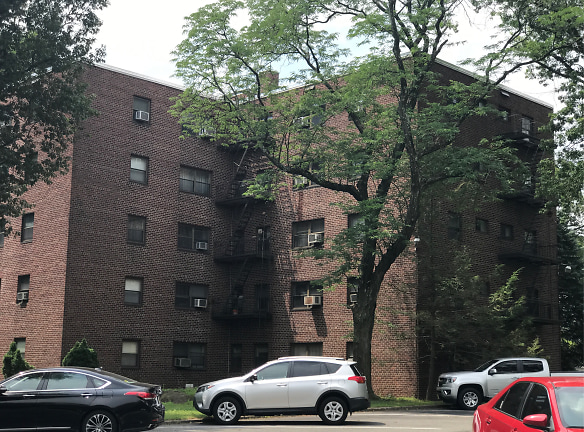 Linwood Park Apartments - Fort Lee, NJ