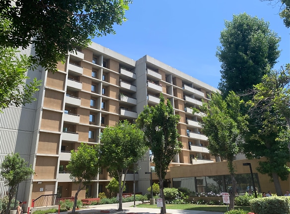 Pilgrim Tower East Apartments - Pasadena, CA