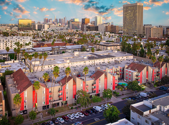 Kingsley Plaza Apartments - Los Angeles, CA