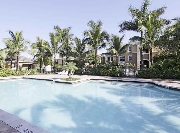 Lakeshore Apartments - West Palm Beach, FL