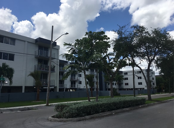 Prestige Cornerstone Apartments - North Miami, FL