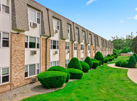 The Landings On The Trail Apartments - East Providence, RI
