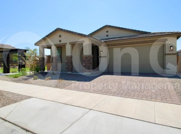 21095 E Raven Dr - Queen Creek, AZ