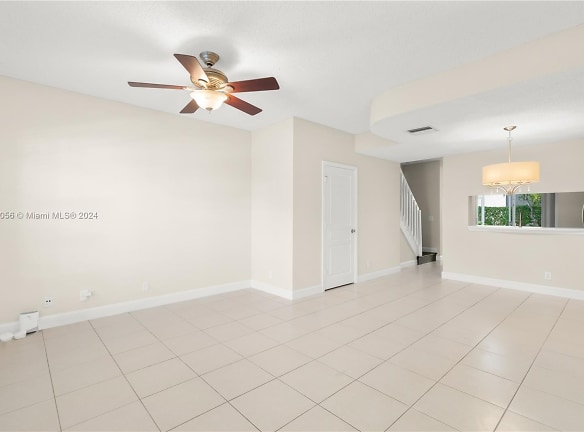 9920 NW 57th Manor #9920 - Coral Springs, FL