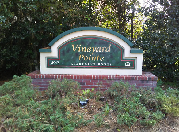 Vineyard Pointe Apartments - Wilmington, NC