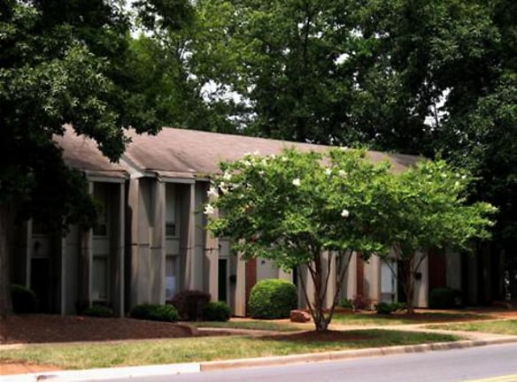 Forest Hills Townhomes - Charlotte, NC