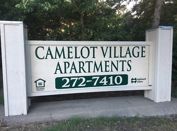 Camelot Village Apartments - Topeka, KS